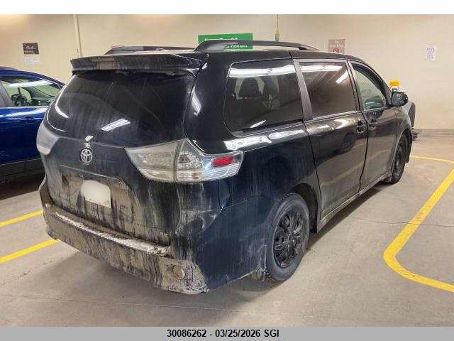 30086262 :رقم المزاد ، 5TDXK3DC0BS079345 vin ، 2011 Toyota Sienna Se 8 Passenger مزاد بيع