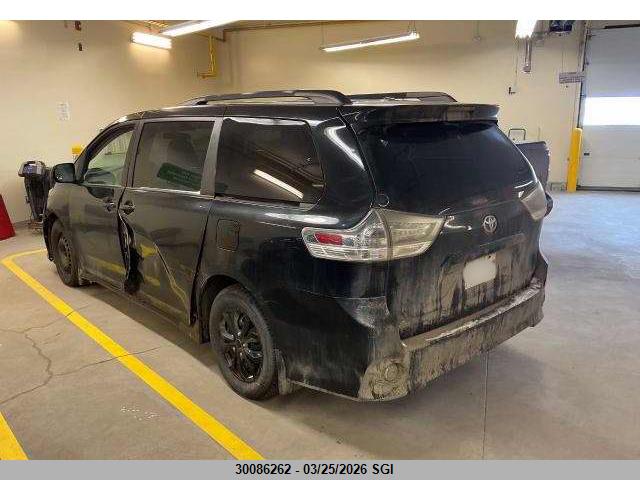 30086262 :رقم المزاد ، 5TDXK3DC0BS079345 vin ، 2011 Toyota Sienna Se 8 Passenger مزاد بيع