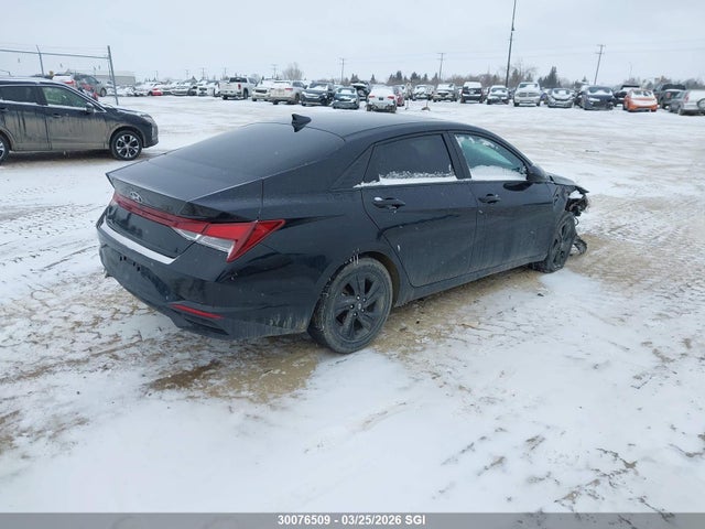 KMHLM4AG5PU390242 Hyundai ELANTRA SEL