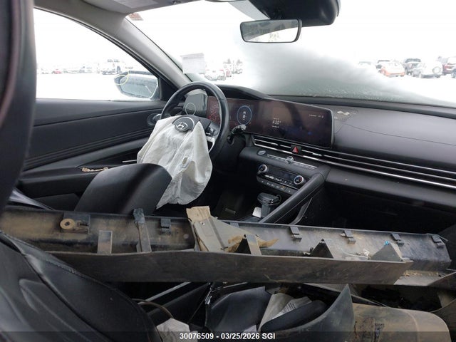 KMHLM4AG5PU390242 Hyundai ELANTRA SEL