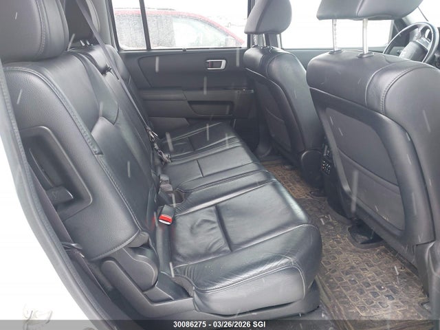 30086275 :رقم المزاد ، 5FNYF4H99FB503810 vin ، 2015 Honda Pilot Touring مزاد بيع