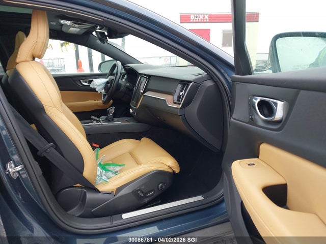 YV4102WK8M1069394 Volvo V60 Cross Country T5