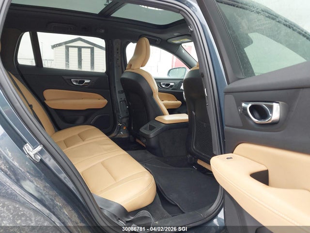 YV4102WK8M1069394 Volvo V60 Cross Country T5