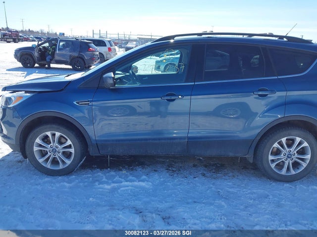 1FMCU9GD8JUC52115 Ford ESCAPE SE