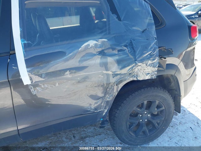 1C4PJMBX4JD592039 Jeep Cherokee Trailhawk