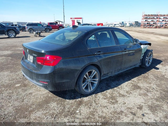 30086805 :رقم المزاد ، WBA8D9C58JA012666 vin ، 2018 Bmw 330 Xi مزاد بيع