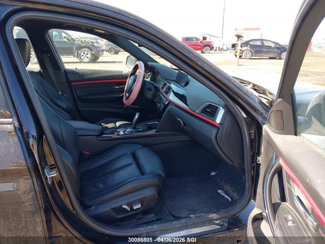 30086805 :رقم المزاد ، WBA8D9C58JA012666 vin ، 2018 Bmw 330 Xi مزاد بيع