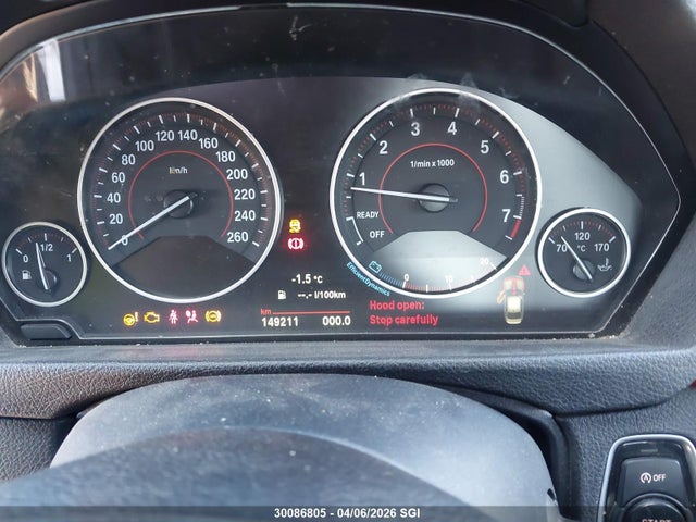 30086805 :رقم المزاد ، WBA8D9C58JA012666 vin ، 2018 Bmw 330 Xi مزاد بيع
