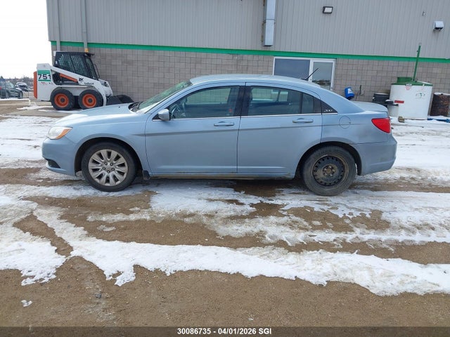 2013 Chrysler 200 Lx მანქანა იყიდება აუქციონზე, vin: 1C3CCBAB8DN558885, აუქციონის ნომერი: 30086735