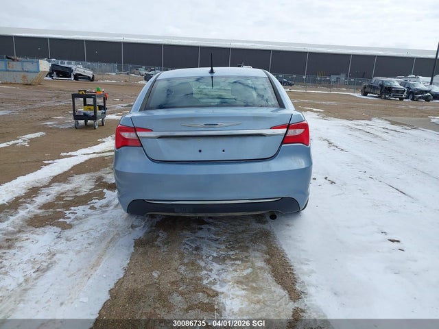 2013 Chrysler 200 Lx მანქანა იყიდება აუქციონზე, vin: 1C3CCBAB8DN558885, აუქციონის ნომერი: 30086735
