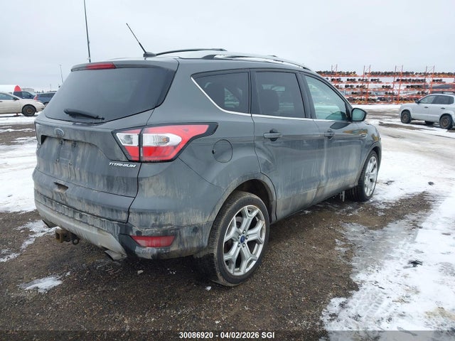1FMCU9J94HUA72581 Ford Escape Titanium