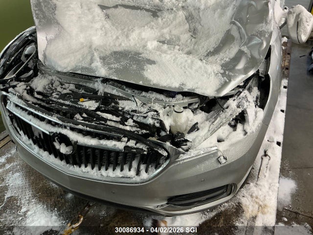 5GAEVBKW5JJ247645 Buick Enclave Premium