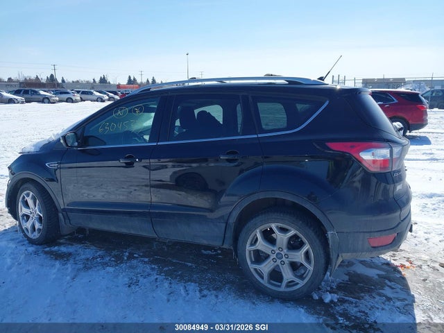 1FMCU9J96JUB64393 Ford Escape Titanium