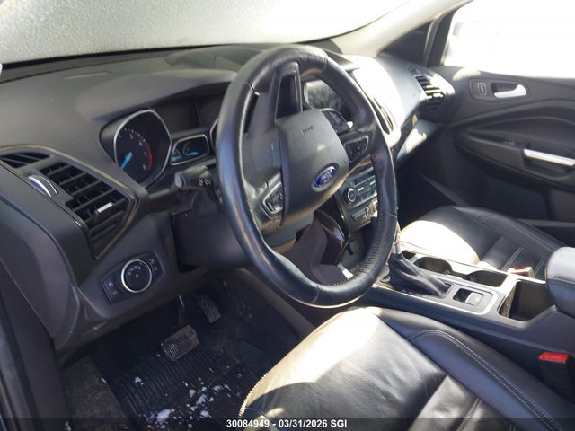 1FMCU9J96JUB64393 Ford Escape Titanium