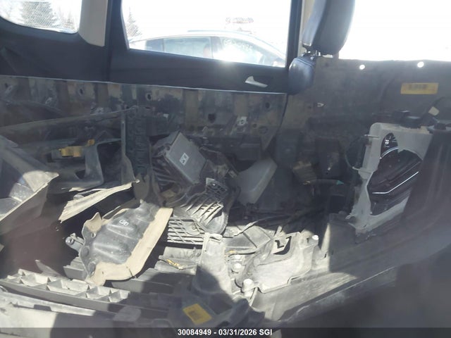 1FMCU9J96JUB64393 Ford Escape Titanium