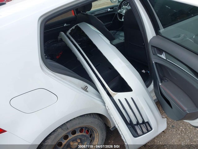 3VW4T7AU5FM002848 Volkswagen GTI