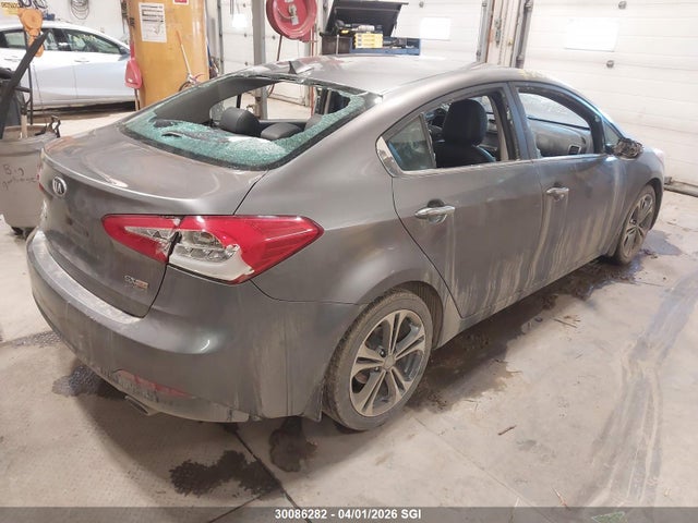 30086282 :رقم المزاد ، KNAFZ4A81F5396458 vin ، 2015 Kia Forte Ex مزاد بيع