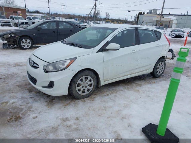30086337 :رقم المزاد ، KMHCT5AE3DU110238 vin ، 2013 Hyundai Accent Gls/gs مزاد بيع