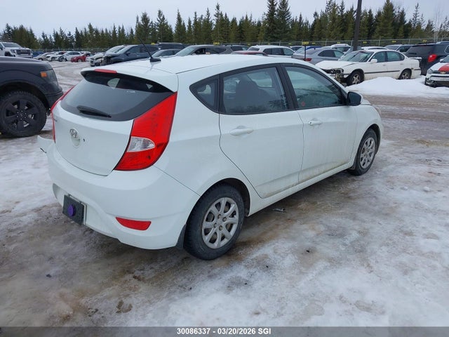 30086337 :رقم المزاد ، KMHCT5AE3DU110238 vin ، 2013 Hyundai Accent Gls/gs مزاد بيع