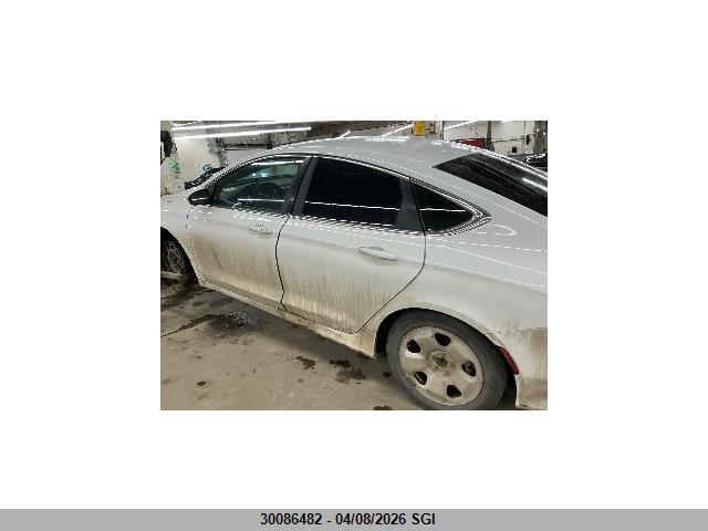30086482 :رقم المزاد ، 1C3CCCFBXFN645561 vin ، 2015 Chrysler 200 Lx مزاد بيع
