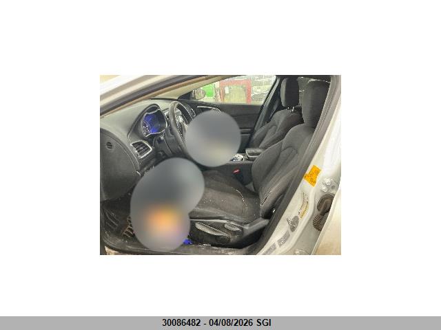 30086482 :رقم المزاد ، 1C3CCCFBXFN645561 vin ، 2015 Chrysler 200 Lx مزاد بيع