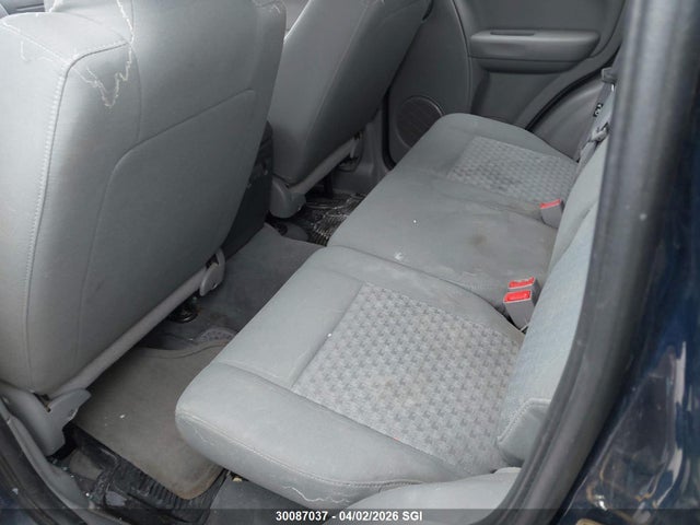 30087037 :رقم المزاد ، 1J4GL48K45W670927 vin ، 2005 Jeep Liberty Sport مزاد بيع