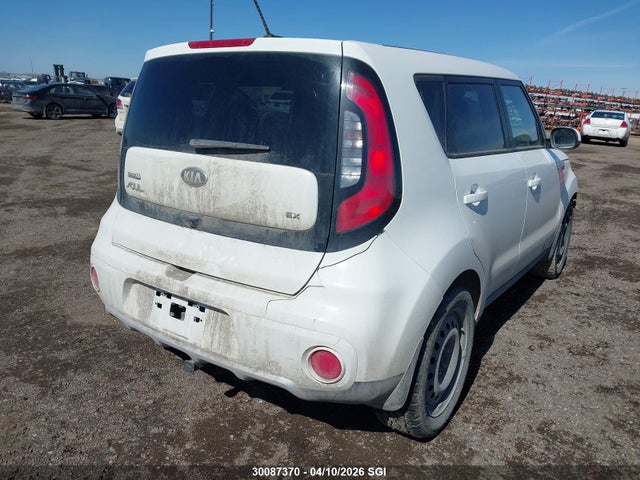 30087370 :رقم المزاد ، KNDJP3A56J7575871 vin ، 2018 Kia Soul + مزاد بيع