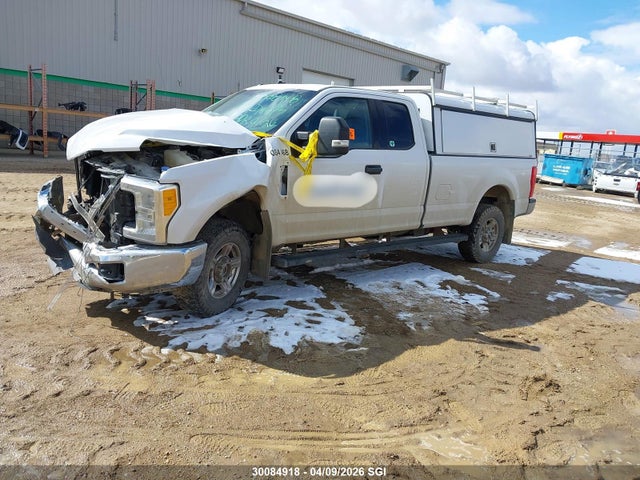 30084918 :رقم المزاد ، 1FT7X2B69HED61751 vin ، 2017 Ford F250 Super Duty مزاد بيع