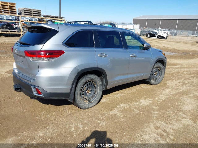 2018 Toyota Highlander Limited/ltd Platinum მანქანა იყიდება აუქციონზე, vin: 5TDDZRFH4JS898352, აუქციონის ნომერი: 30087401