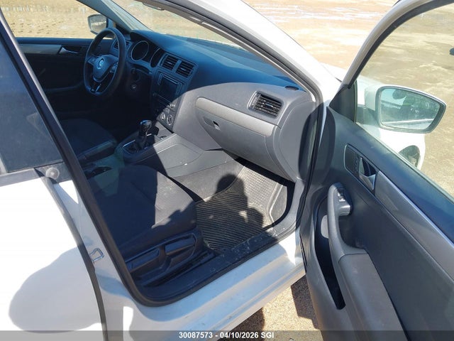 30087573 :رقم المزاد ، 3VW2B7AJ5HM346540 vin ، 2017 Volkswagen Jetta S مزاد بيع