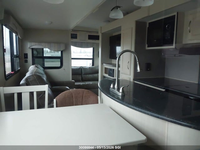 Winnebago Minnie Plus 2018 54CTM3323J4021838 Image 10