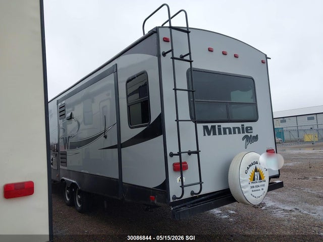 Winnebago Minnie Plus 2018 54CTM3323J4021838 Image 3