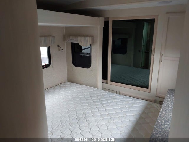 Winnebago Minnie Plus 2018 54CTM3323J4021838 Image 5
