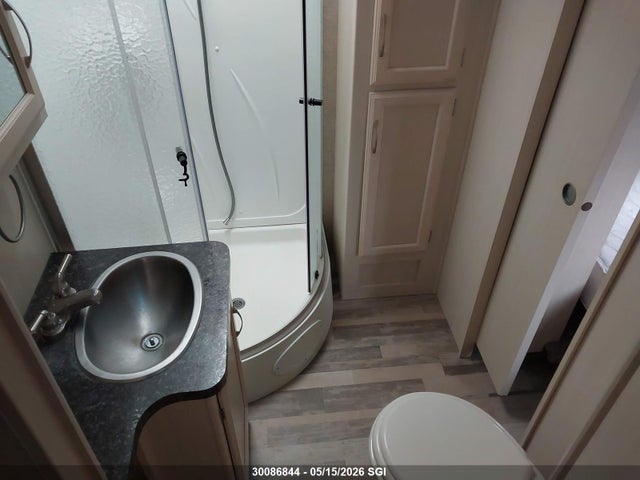 Winnebago Minnie Plus 2018 54CTM3323J4021838 Image 8
