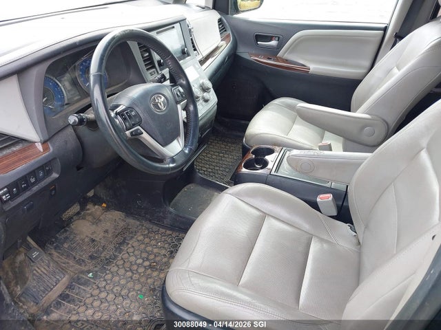 2015 Toyota Sienna Xle/limited მანქანა იყიდება აუქციონზე, vin: 5TDYK3DC5FS557138, აუქციონის ნომერი: 30088049