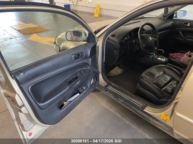 30088161 :رقم المزاد ، WVWPD63B63P035849 vin ، 2003 Volkswagen Passat Gls مزاد بيع