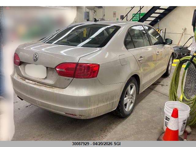 30087929 :رقم المزاد ، 3VWLL7AJ4DM204109 vin ، 2013 Volkswagen Jetta Tdi مزاد بيع