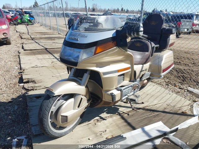 30072944 :رقم المزاد ، 1HFSC228XMA300035 vin ، 1991 Honda Gl1500 I مزاد بيع