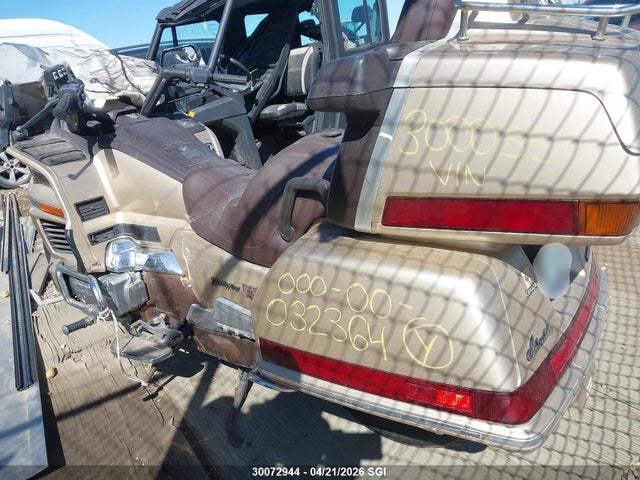 30072944 :رقم المزاد ، 1HFSC228XMA300035 vin ، 1991 Honda Gl1500 I مزاد بيع