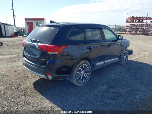 JA4AZ2A35HZ601114 Mitsubishi Outlander Es