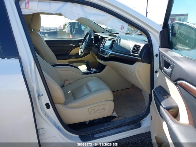 30088472 :رقم المزاد ، 5TDDKRFH4FS113260 vin ، 2015 Toyota Highlander Limited/ltd Platinum مزاد بيع