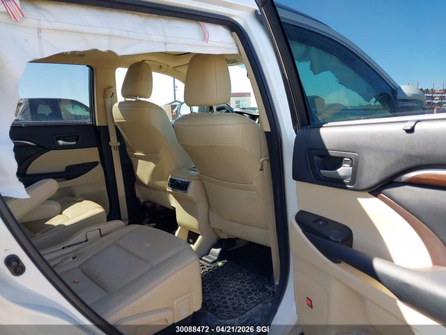 30088472 :رقم المزاد ، 5TDDKRFH4FS113260 vin ، 2015 Toyota Highlander Limited/ltd Platinum مزاد بيع