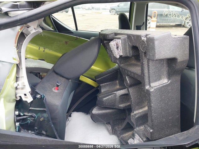 JTDKDTB31F1092437 Toyota PRIUS C