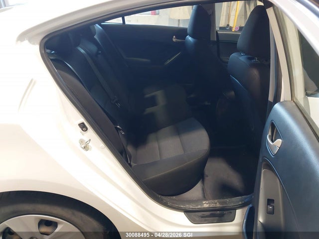 3KPFK4A78HE135530 KIA FORTE LX