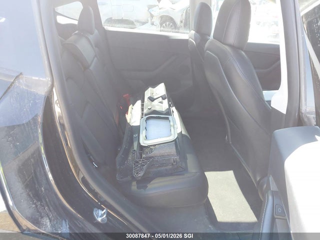 Tesla Model Y 2022 7SAYGDEFXNF391219 Image 8