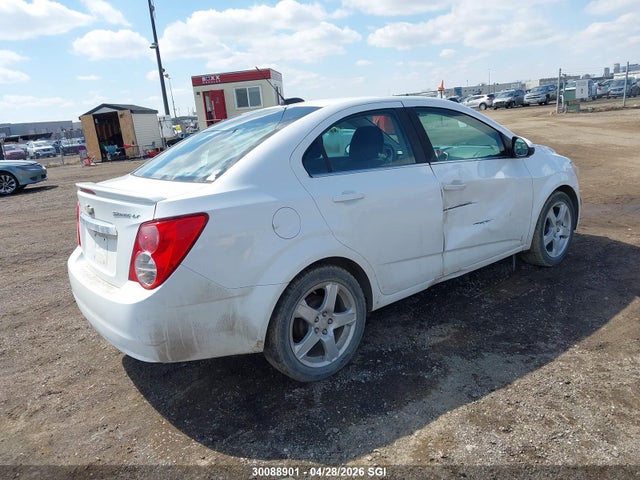 1G1JC5SH6F4190103 Chevrolet SONIC LT