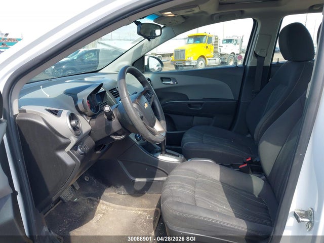 1G1JC5SH6F4190103 Chevrolet SONIC LT