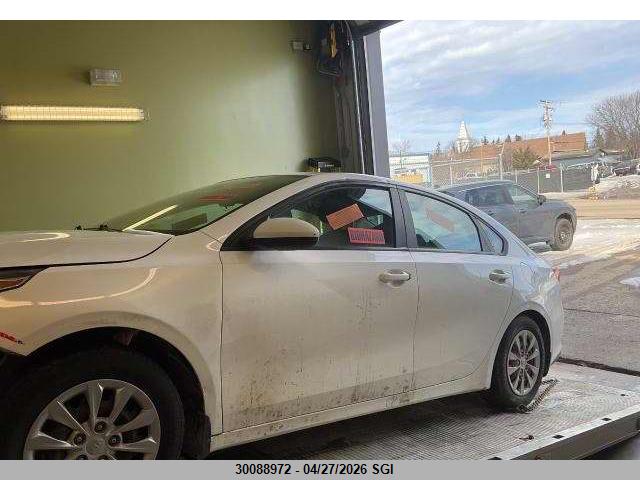 3KPF24AD5ME298801 KIA Forte Fe/lxs
