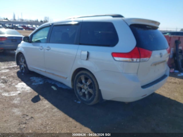 2011 Toyota Sienna Xle/limited მანქანა იყიდება აუქციონზე, vin: 5TDYK3DC6BS057905, აუქციონის ნომერი: 30088626