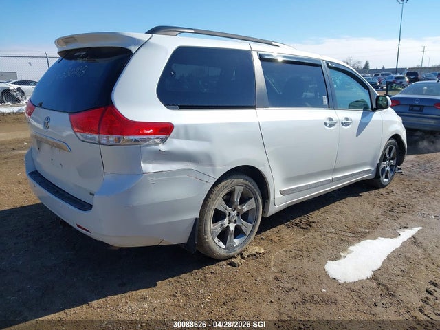 2011 Toyota Sienna Xle/limited მანქანა იყიდება აუქციონზე, vin: 5TDYK3DC6BS057905, აუქციონის ნომერი: 30088626